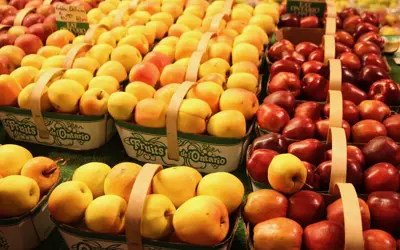 display of apples at farmers market